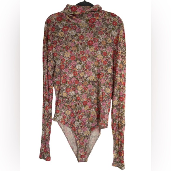 F. H&M pink floral long sleeve bodysuit size M - Picture 2 of 3